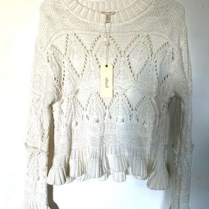 Greige knit Sweater Women SZ S
Boho Crochet Ruffle Hem/off
White/vintage Style
